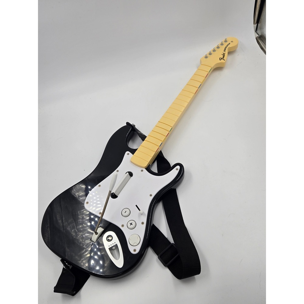 Rock Band Harmonix Fender Stratocaster Wireless Guitar Wii Black White 19091